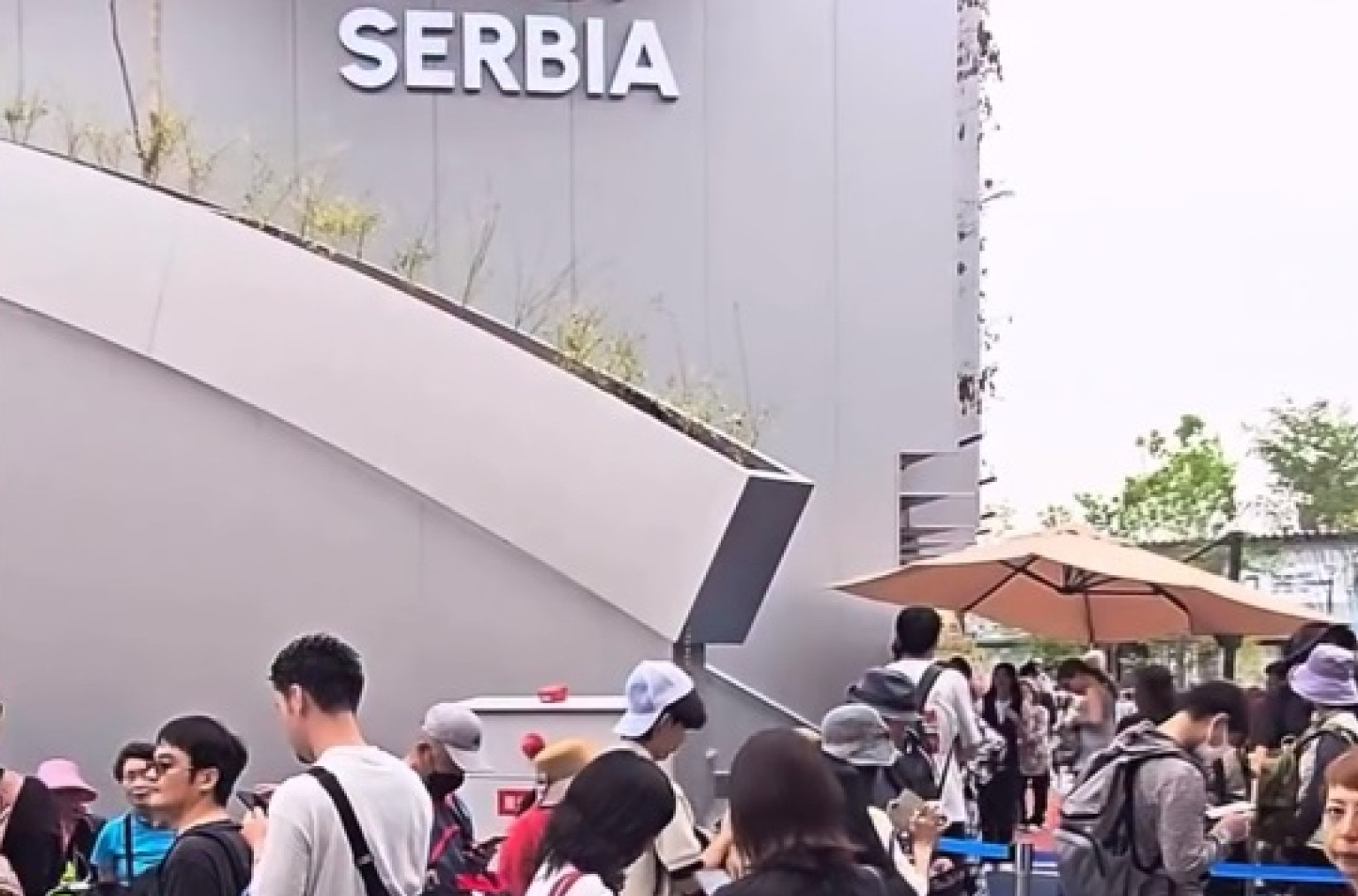 Čučković "zapušio usta" opoziciji: Dok tužni Manojlović opanjkava, paviljon Srbije na EXPO obara rekord VIDEO
