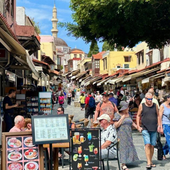 Pravo vreme da posetite raj na zemlji: Ostrvo sa narom u imenu FOTO