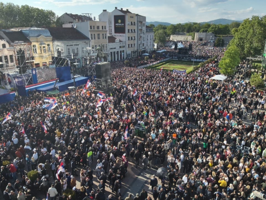 Nestvaran prizor: Veliki broj građana okupio se na Trgu kralja Milana FOTO/VIDEO