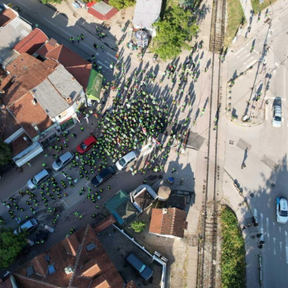 Fijasko na okupljanju blokadera u Nišu; Fotografije iz vazduha otkrile koliko ih je FOTO