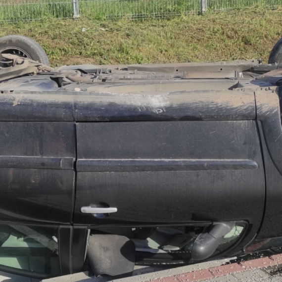 Dva mladića prebačana u bolnicu nakon udesa u Čačku: Poznato u kakvom su stanju