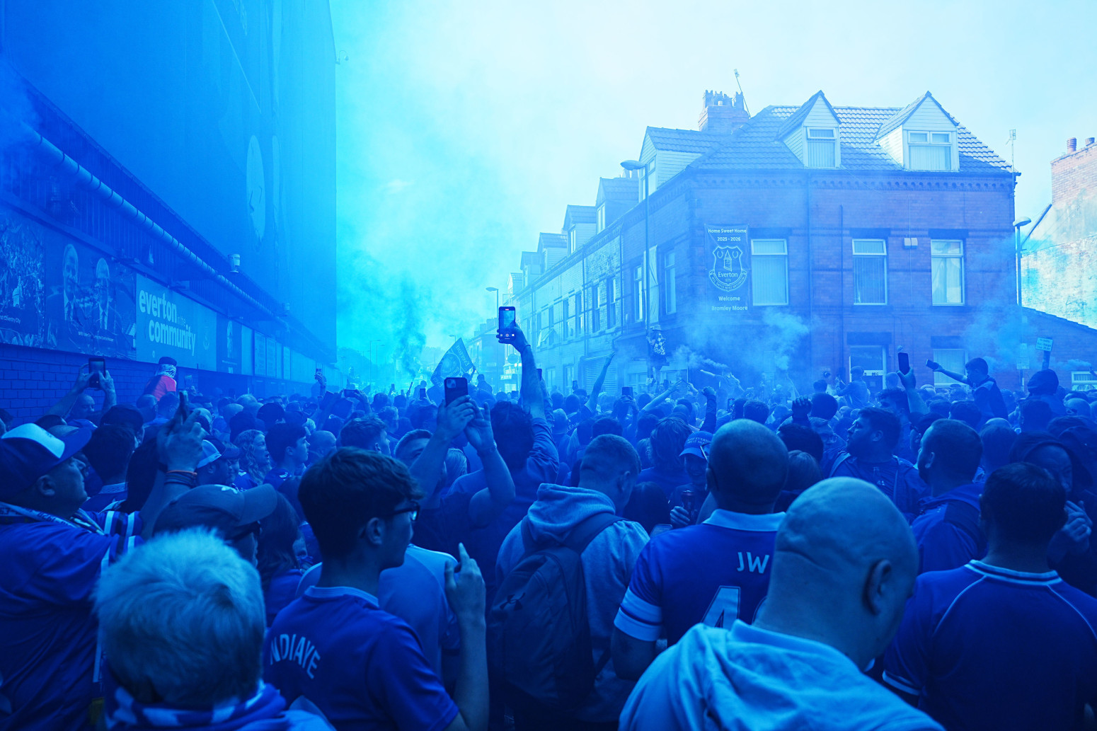 Everton se pobedom oprostio od Gudisona