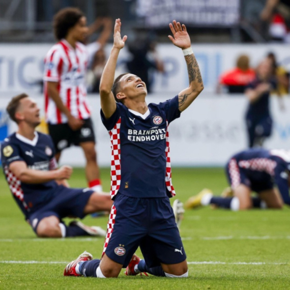 Završeno najluđe prvenstvo u Evropi – tragedija za Ajaks, PSV je šampion!