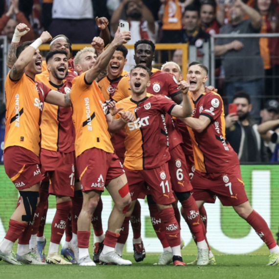 "Dupla kruna" za Galatasaraj – golman Muslera zatresao mrežu za kraj VIDEO