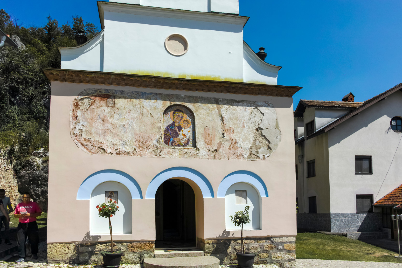 Ovaj manastir u Srbiji porede sa Ostrogom: Čuva veliku svetinju FOTO/VIDEO