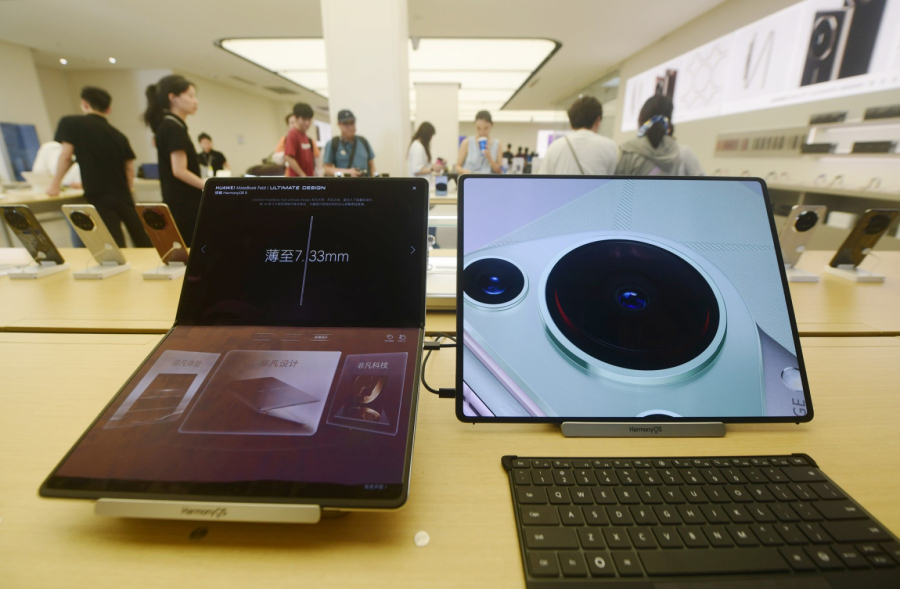 Huawei ponovo impresionirao: Stiže savitljivi laptop FOTO/VIDEO