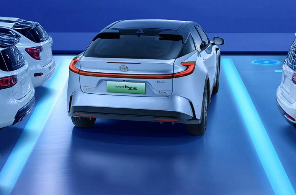 Toyota lansirala električni SUV upola jeftiniji od Tesle – i izgleda brutalno FOTO