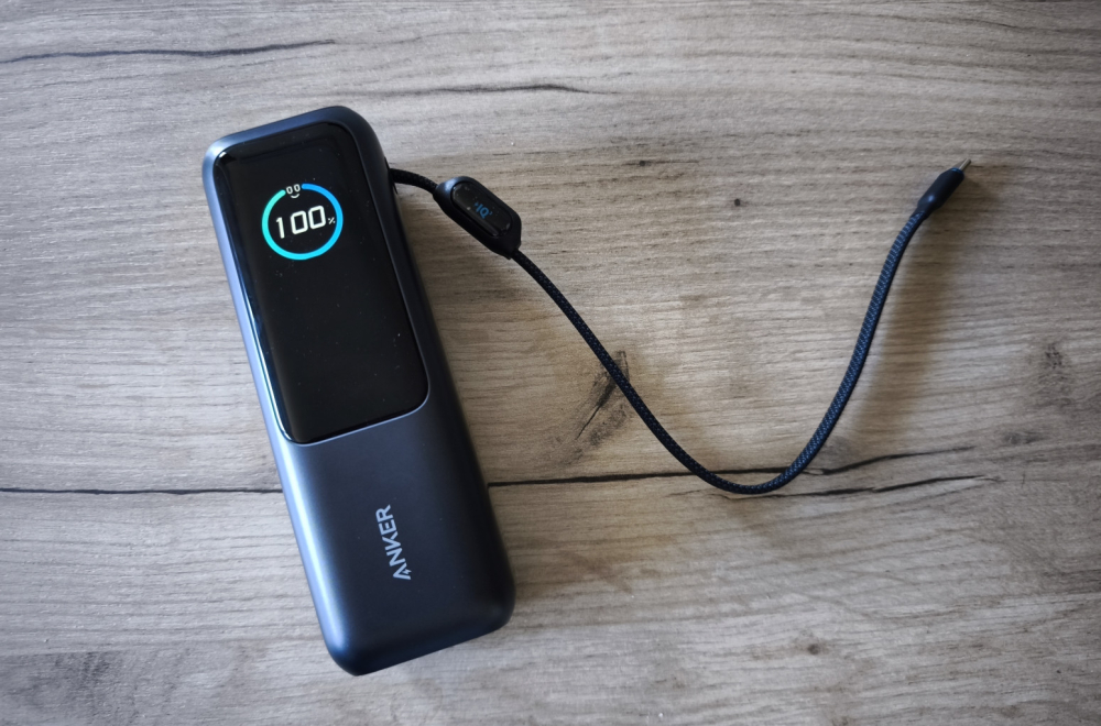 Sirova snaga koja traje danima: Testirali smo Anker Zolo 165W 25K Powerbank