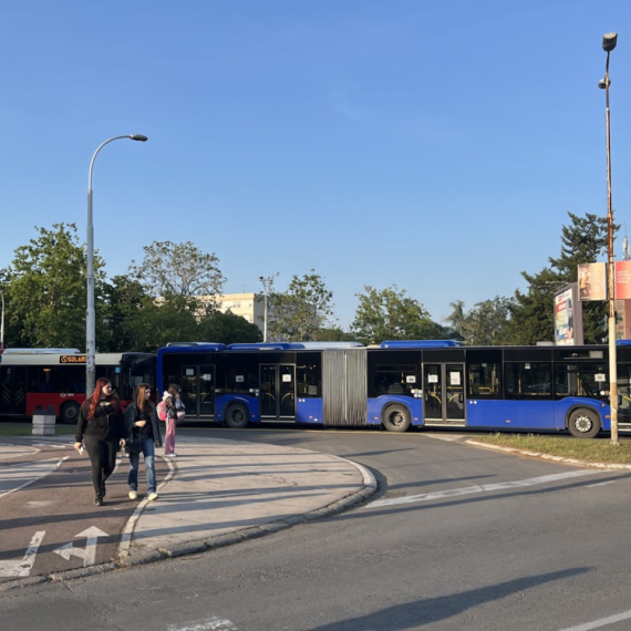 Sudar na kružnom toku kod opštine Novi Beograd: Saobraćaj je obustavljen FOTO/VIDEO