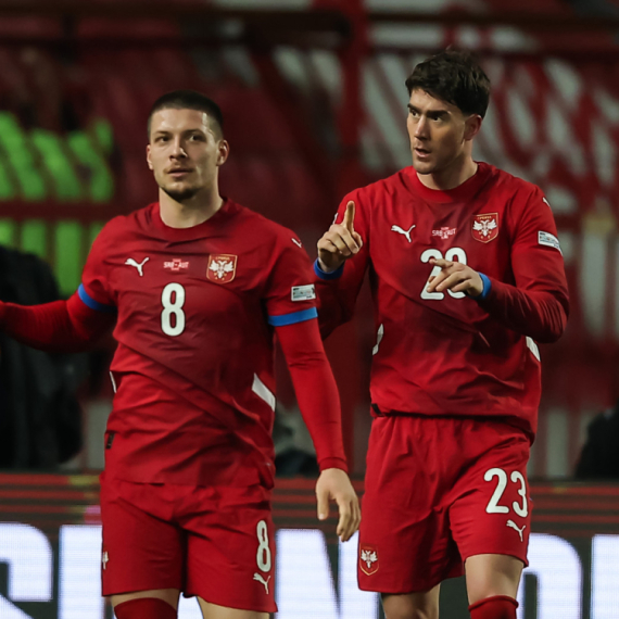 Jović napušta Milan, a menja ga Vlahović?