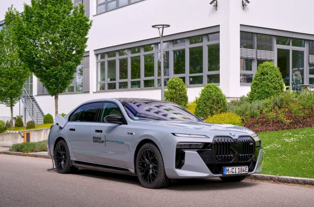 BMW testira prvu bateriju sa čvrstim elektrolitom FOTO