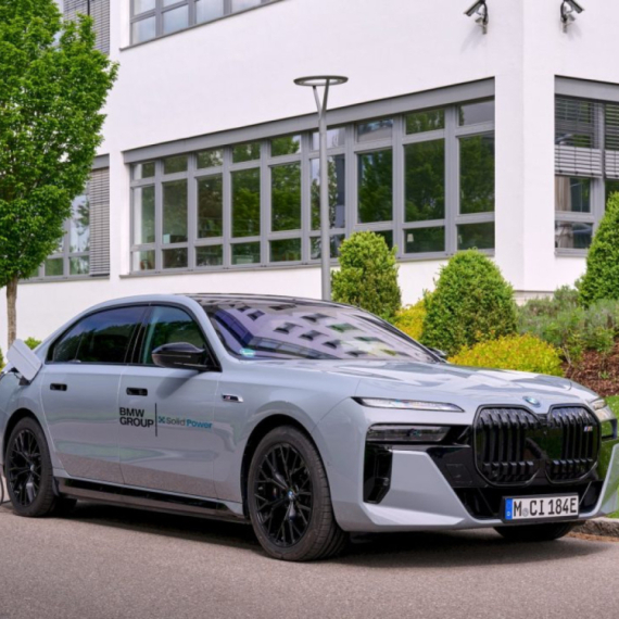 BMW testira prvu bateriju sa čvrstim elektrolitom FOTO