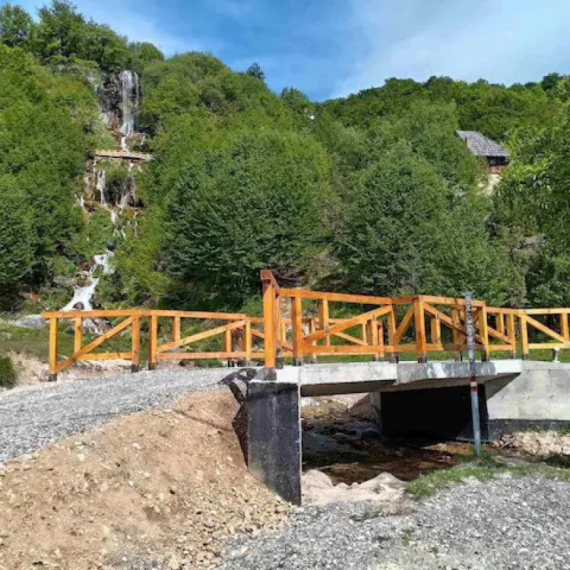 Ovo je Most ljubavi na prelepom mestu u Srbiji: Opet je zablistao u punom sjaju