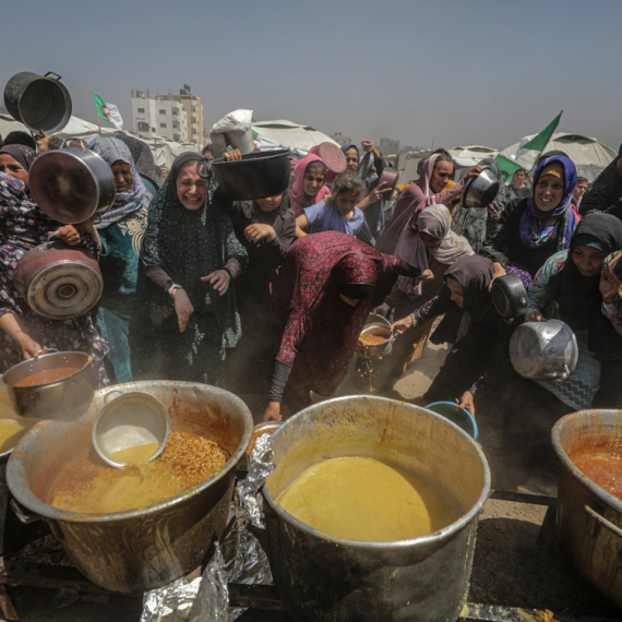 "Neprihvatljivo je da Palestinci rizikuju život kako bi došli do hrane"