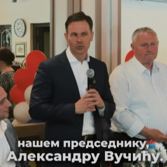 "Ne damo Srbiju, ne damo Kosjerić"; Mali razgovarao sa građanima: "Snažna poruka pobeđuje laži" VIDEO