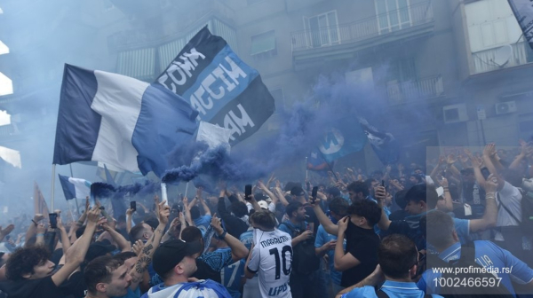 Ultrasi Napolija klizećim na Osimena: "Seljanine, zapamti..."