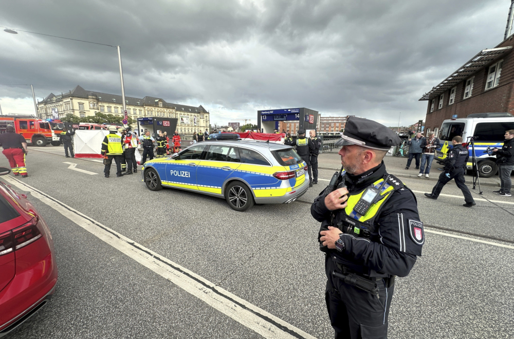 Krvavi napad nožem: 18 povređenih FOTO/VIDEO