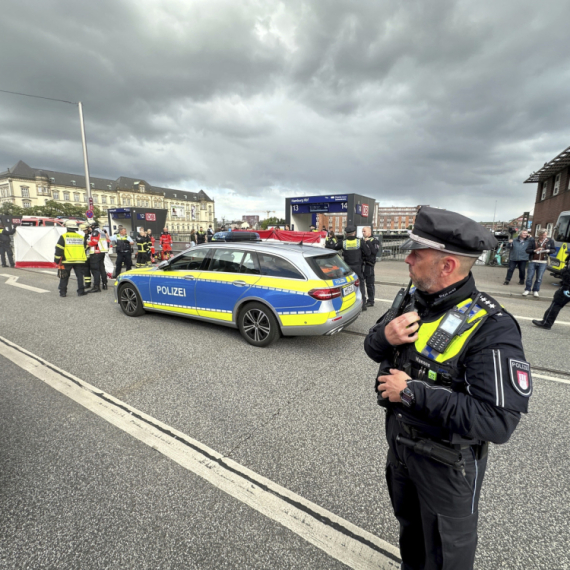 Krvavi napad nožem: 18 povređenih FOTO/VIDEO