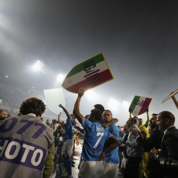 Šta bi dao da ovo vidiš – Napoli na "Maradoni" osvojio Skudeto! VIDEO