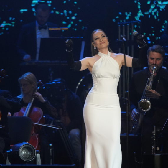 Veličanstven koncert za 20 godina karijere: Jelena Tomašević oduševila publiku, jedna pesma mamila suze FOTO