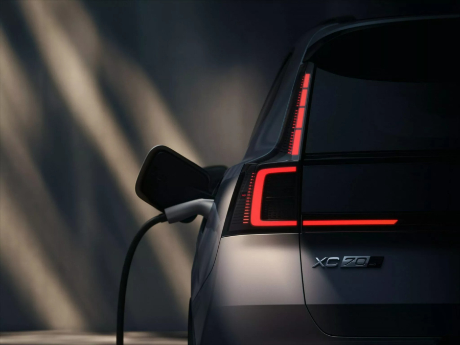 Volvo preporodio XC70 za EV skeptike FOTO