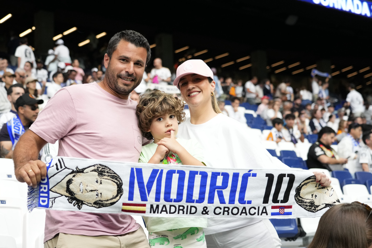 Kraj jedne ere u Madridu – Bernabeu se oprašta od Modrića i Ančelotija FOTO