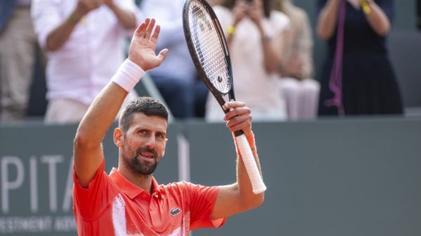 Novak: "Ne znam – moguće da je poklonio"