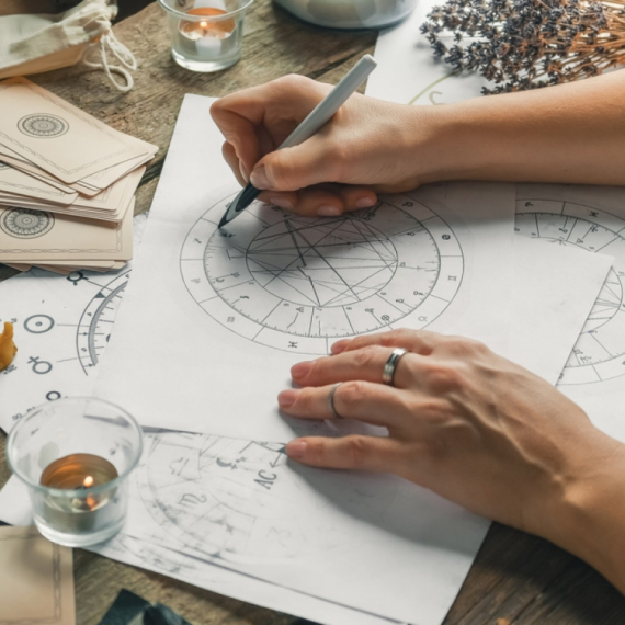 Ova drevna astrološka tehnika otkriva vašu sudbinu u 2026. godini VIDEO