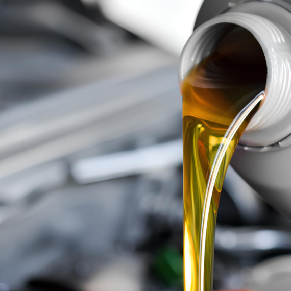 Preti li nam nova kriza auto-industrije? Rat izazvao ozbiljan problem sa motornim uljem