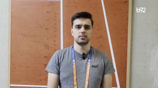 Reketiranje u Parizu: Suvereni Hamad i Olga, Novak optimista i neverovatni Miša VIDEO