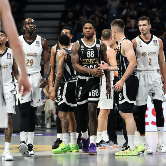 Crno-bela dominacija: Partizan demolirao Dubai