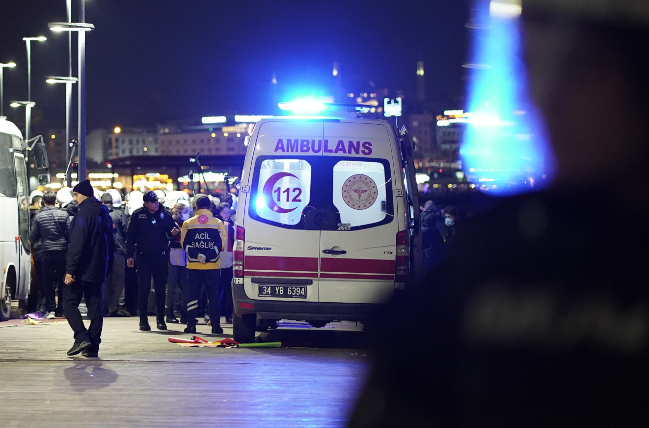 Bombaški napad u zabavnom centru: Ima mnogo povređenih, specijalci na licu mesta FOTO/VIDEO