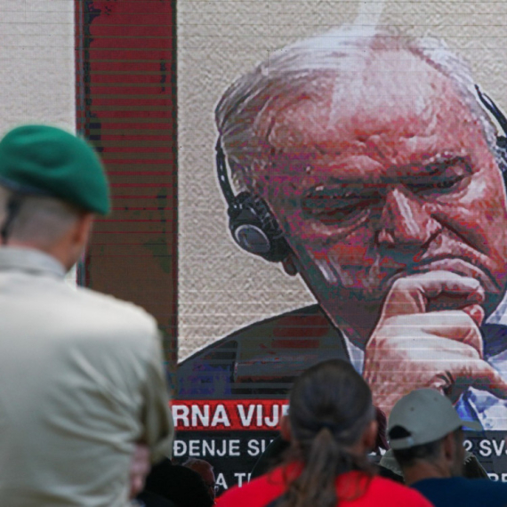 Na blokaderskoj N1 nastavlja se kampanja proglašavanja Srba za "genocidni narod" FOTO/VIDEO