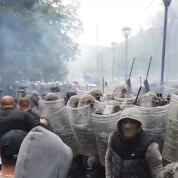 Dve godine od sukoba u Zvečanu: Uhapšeni Srbi, KFOR sprečio eskalaciju VIDEO