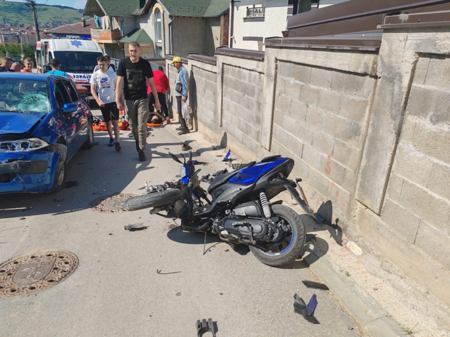 Dete povređeno u Novom Pazaru: Naleteo automobil dok je vozio motorcikl  FOTO