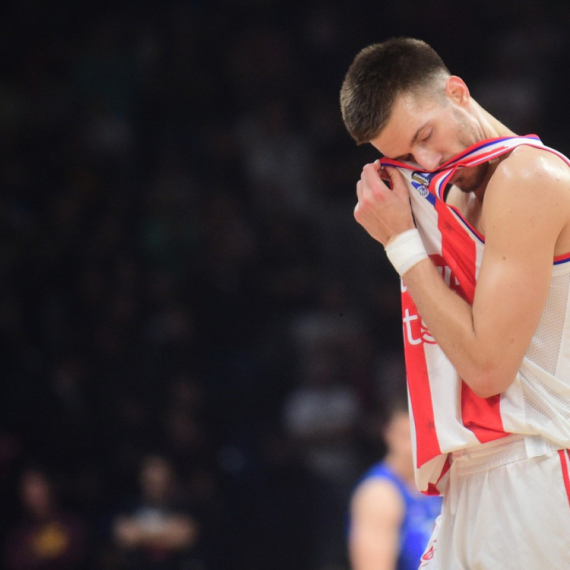 Zvezda pritisla Olimpijakos zbog Petruševa