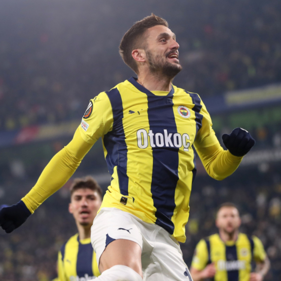 Dušan Tadić potpisao!
