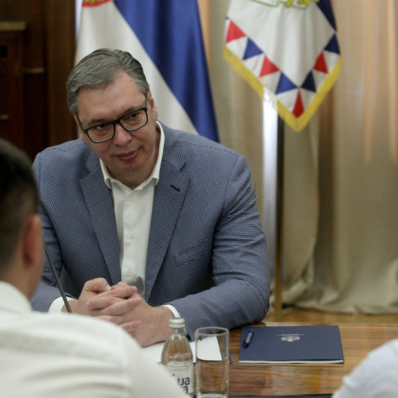 Vučić razgovarao sa studentima koji žele da uče: "Ući ćete na fakultete; Ovo je bio državni udar!" FOTO/VIDEO