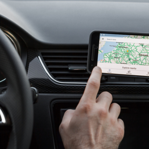 Policija, gužva, radovi na putu: Kako da sve ovo prijavite u Google mapama