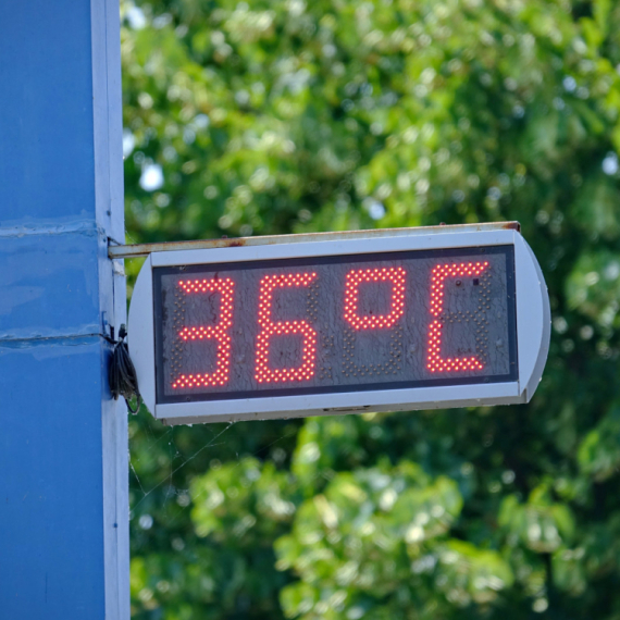 Izdato upozorenje: Oprez, prži; Evo kad stiže spas od vrućine
