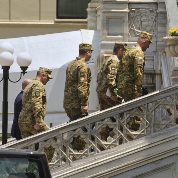 Otkriveni detalji pregovora: Jedan podatak vrlo neobičan; A kako su neki članovi delegacije bili obučeni?
