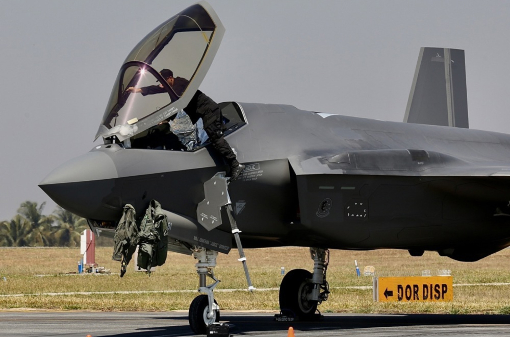 A NATO country is arming itself: It is acquiring aircraft capable of a nuclear strike