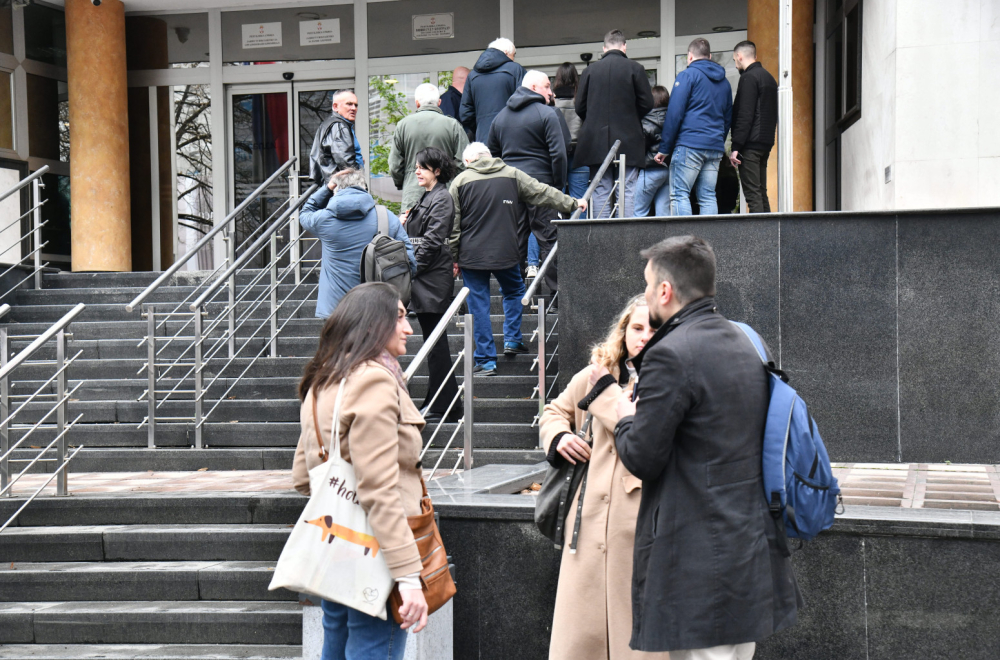 Advokati tražili ukidanje pritvora za 13 pripadnika grupe "vračarci"