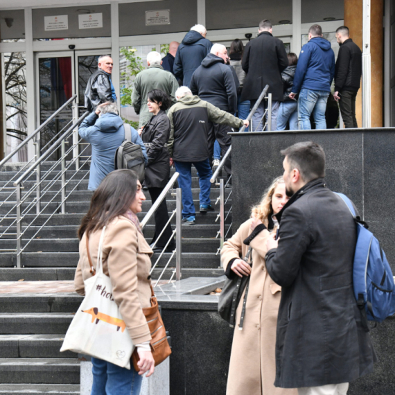 Advokati tražili ukidanje pritvora za 13 pripadnika grupe "vračarci"