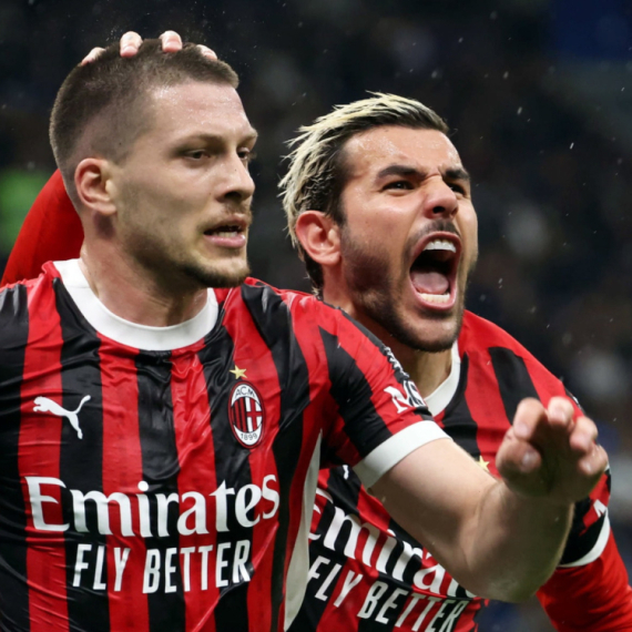 Paunović pritiska, Jović sabira ponude