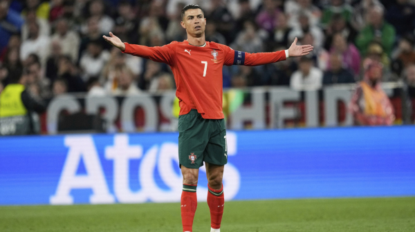 Može da igra i seoski fudbal – Ronaldo je i dalje klasa VIDEO
