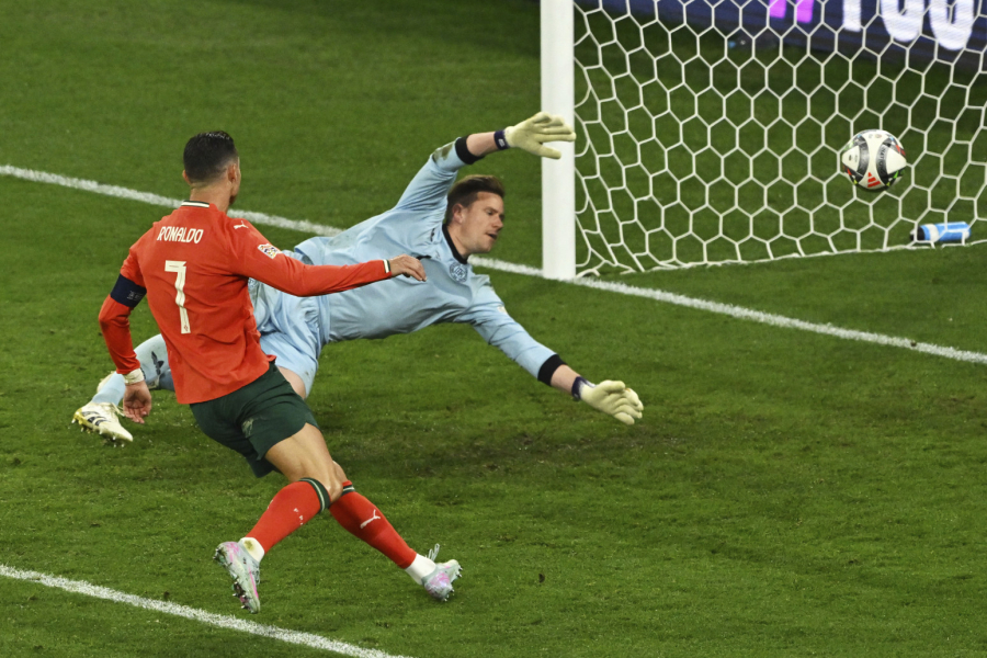 Može da igra i seoski fudbal – Ronaldo je i dalje klasa VIDEO