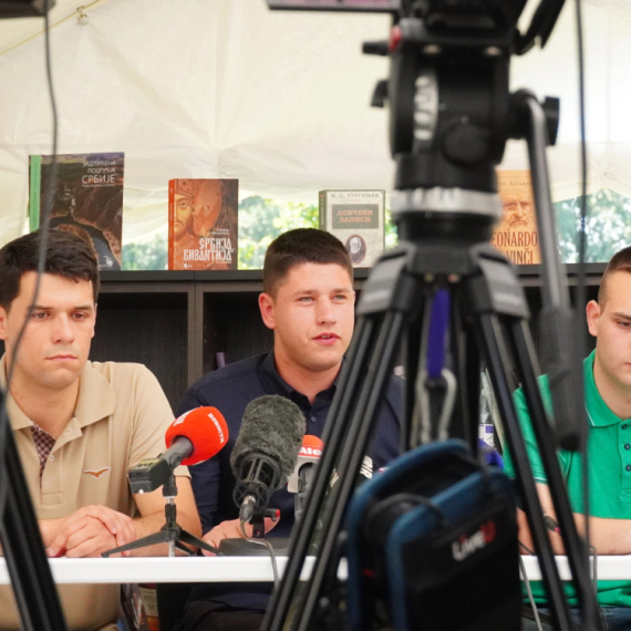 Obratili se napadnuti studenti koji žele da uče: Bili smo meta fašističkih napada VIDEO