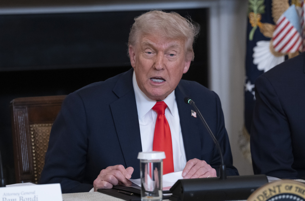 Amerika klizi u građanski rat; Tramp besan: Životinje...