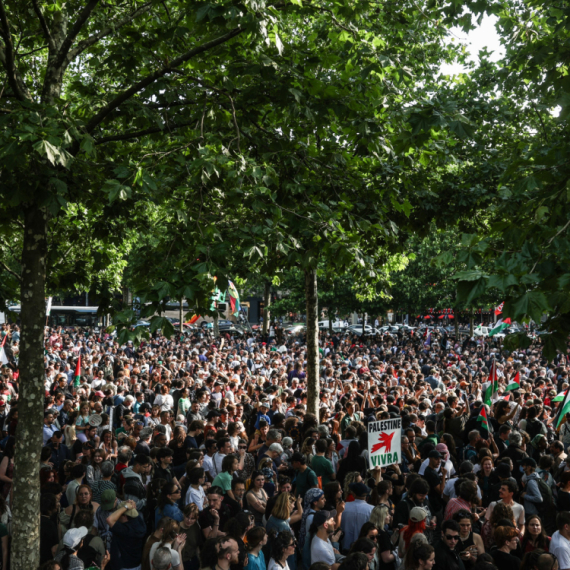 Ogromni protesti u Francuskoj; Vlada na udaru: "Drže nam predavanja, a ćute" FOTO/VIDEO